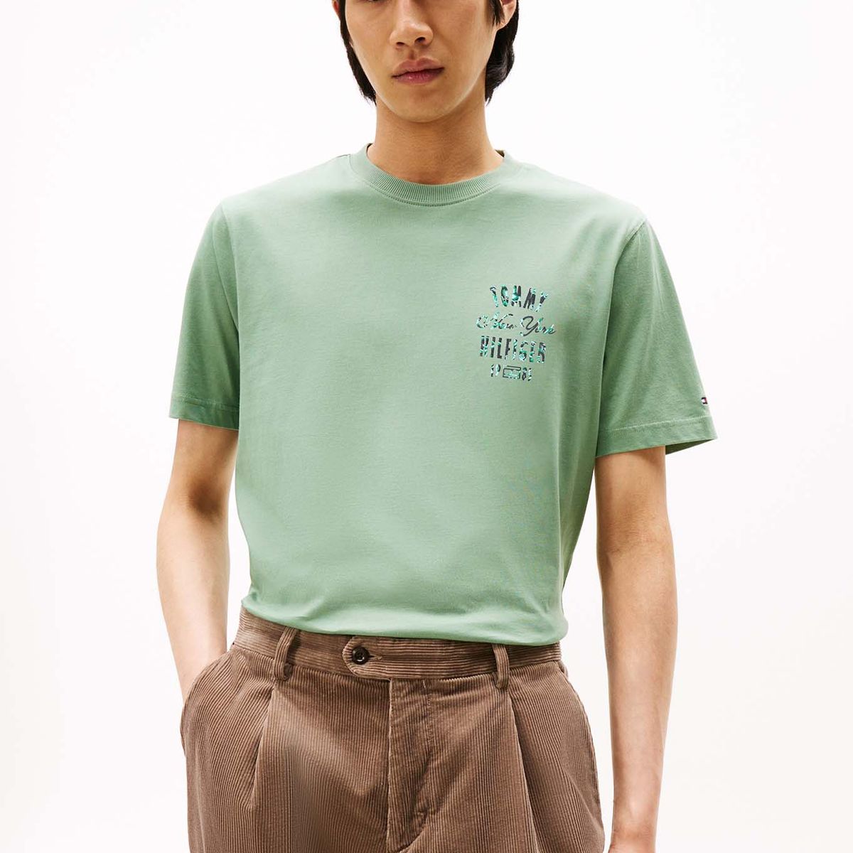 TOMMY HILFIGER - Polera Con Logo Gráfico Regular Fit Verde Tommy Hilfiger