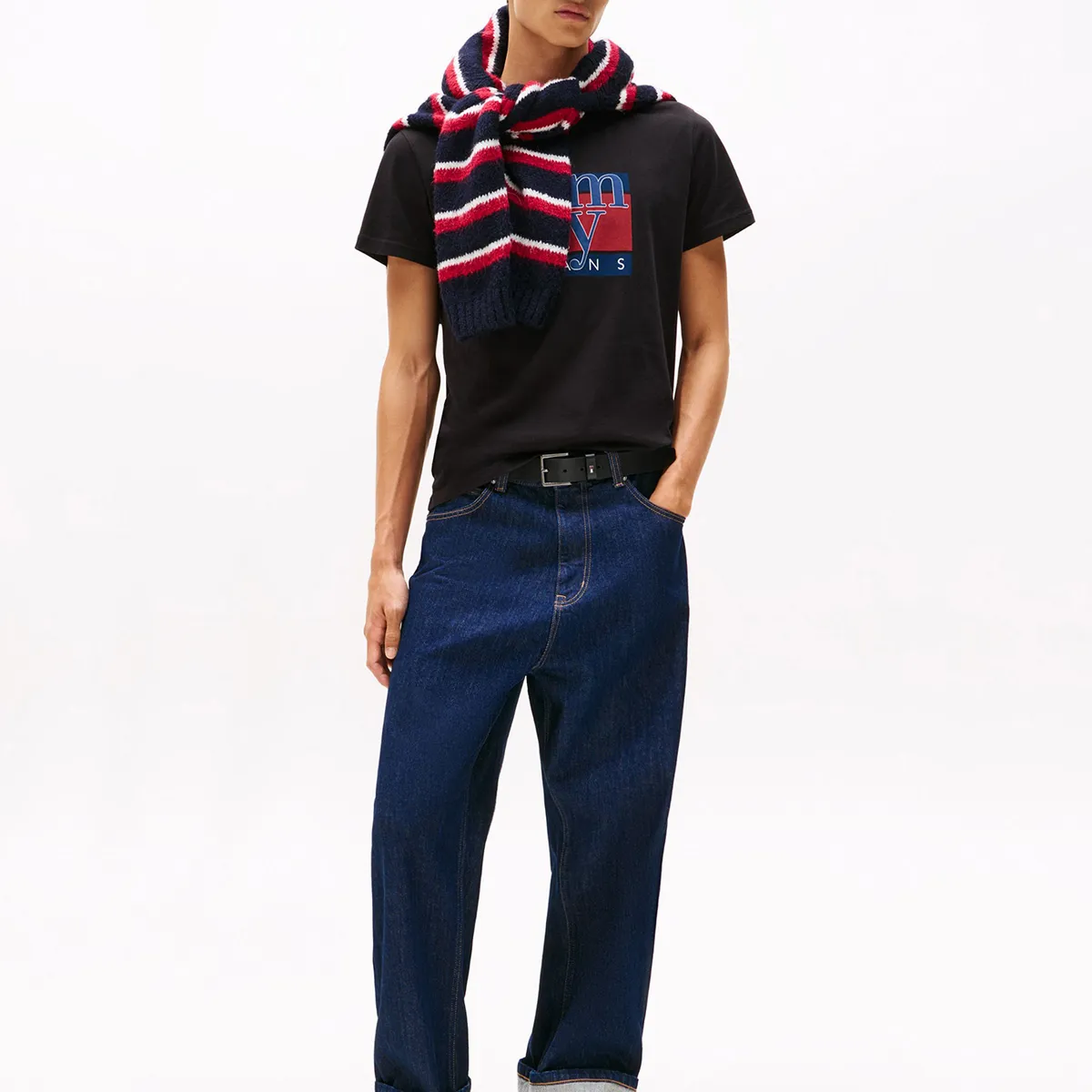 TOMMY HILFIGER - Polera Slim Con Logo Gráfico Negro Tommy Jeans