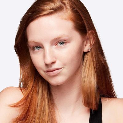 Imagen 2 del producto Base De Maquillaje Studio Radiance Face And Body Radiant Sheer