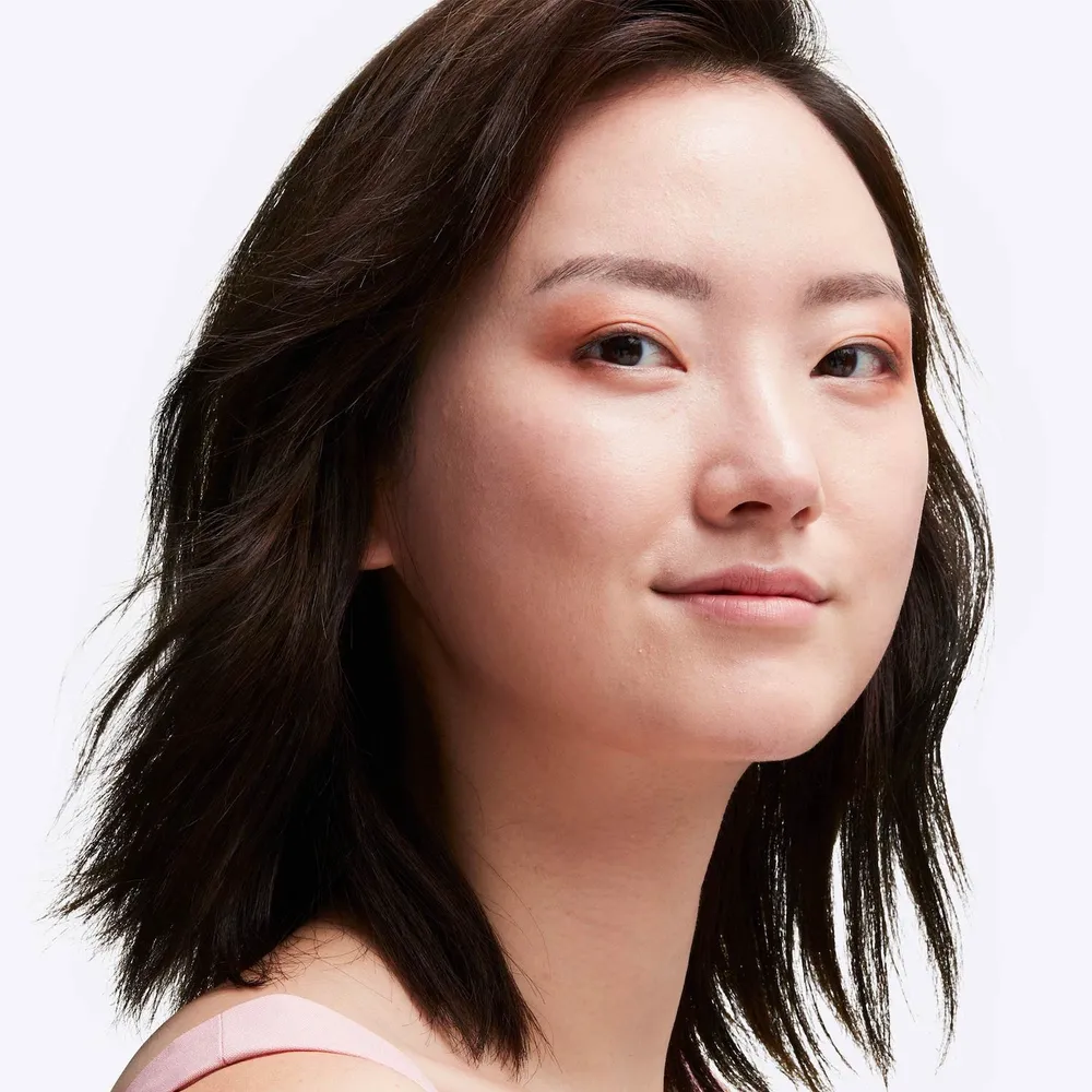 Mac Studio Radiance Face and Body Radiant Sheer Foundation N1, foto 3