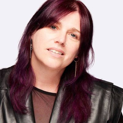 Imagen 2 del producto Base De Maquillaje Studio Radiance Face And Body Radiant Sheer