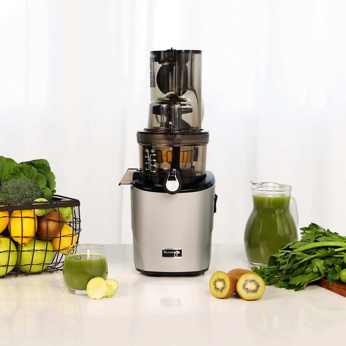KUVINGS - Extractor de Jugos Prensado en Frío  Kuvings REVO830 Plateado