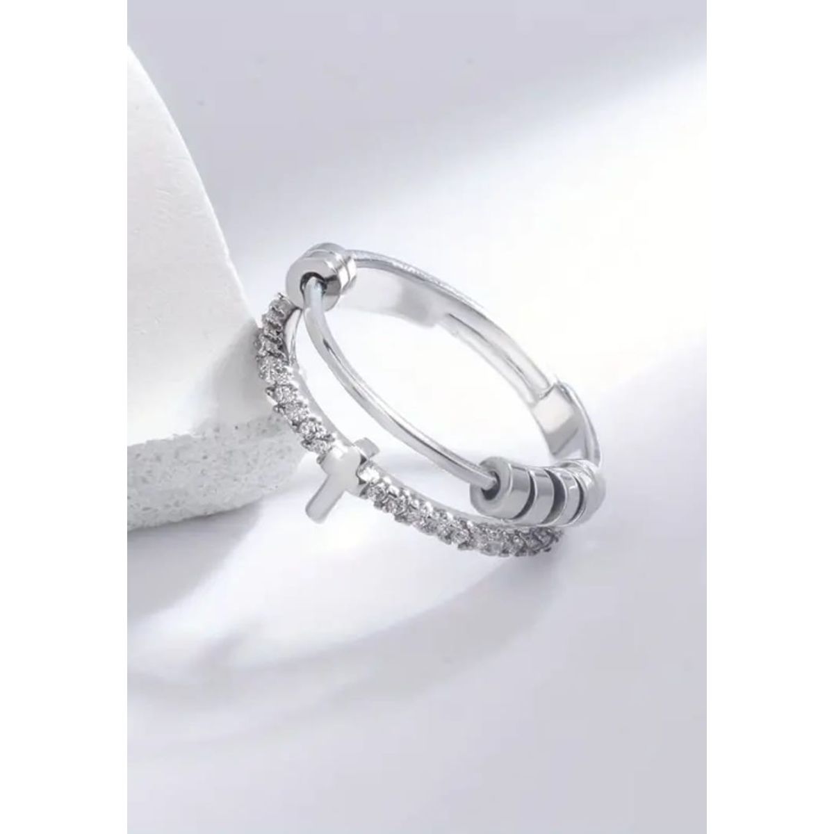 GENERICO - Anillo Ajustable Cruz Eterna con Zircones Premium
