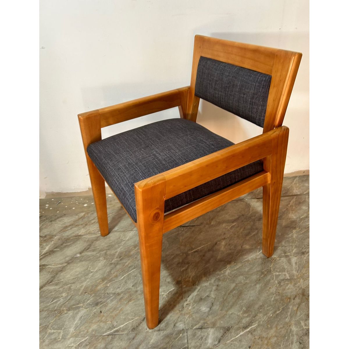 CREACIONES LUCAG - sillas comedor mediterraneas de madera miel tapiz gris