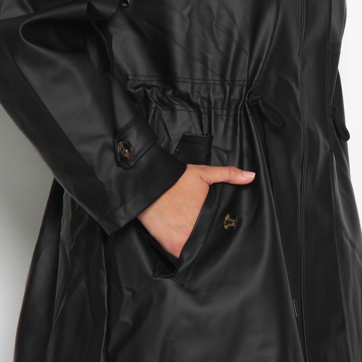 WADOS - CHAQUETA MANGA LARGA CON CAPUCHA CINTURA AJUSTABLE Y BOLSILLOS