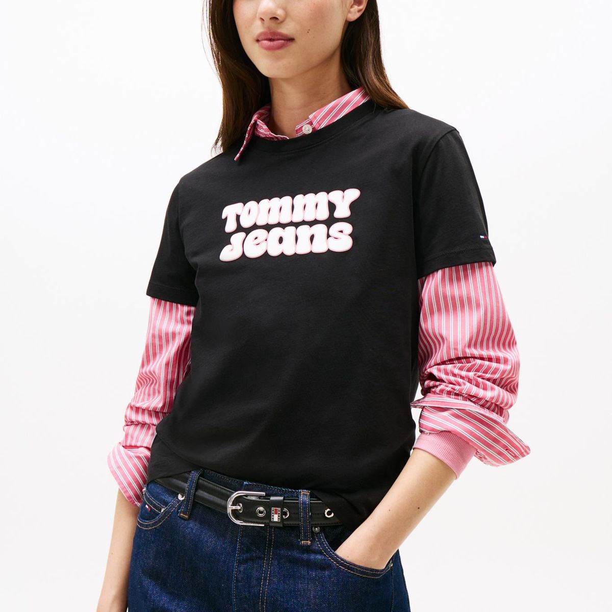 TOMMY HILFIGER - Polera Essential Logo Regular Fit Negro Tommy Jeans