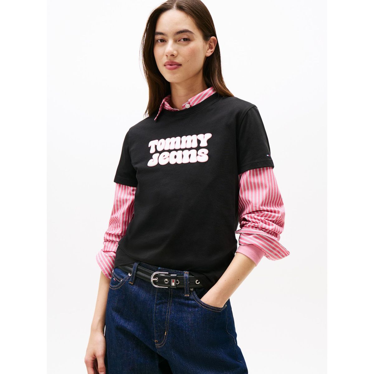 TOMMY HILFIGER - Polera Essential Logo Regular Fit Negro Tommy Jeans