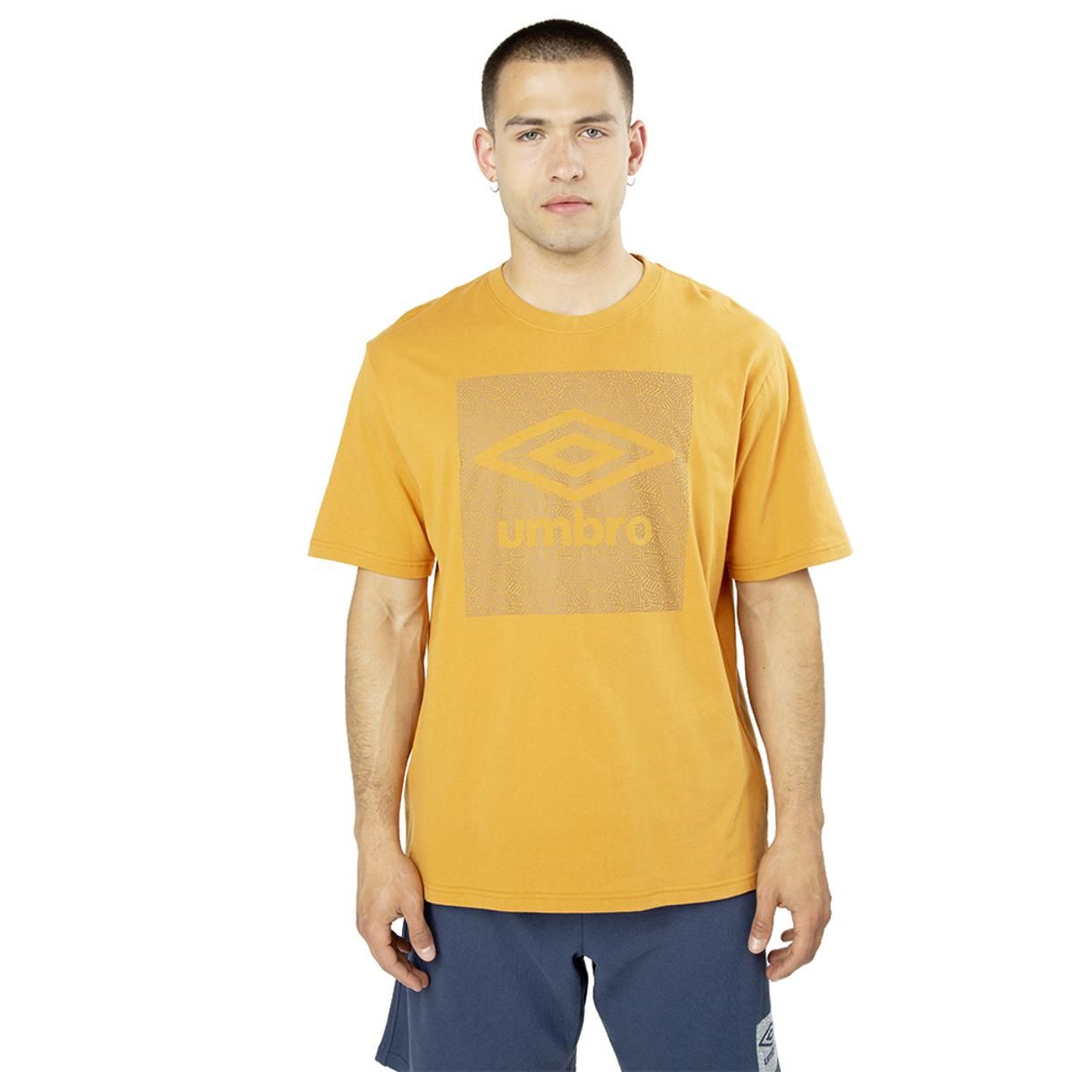 UMBRO - Polera Umbro Essentials Big Logo Square Hombre Amarillo