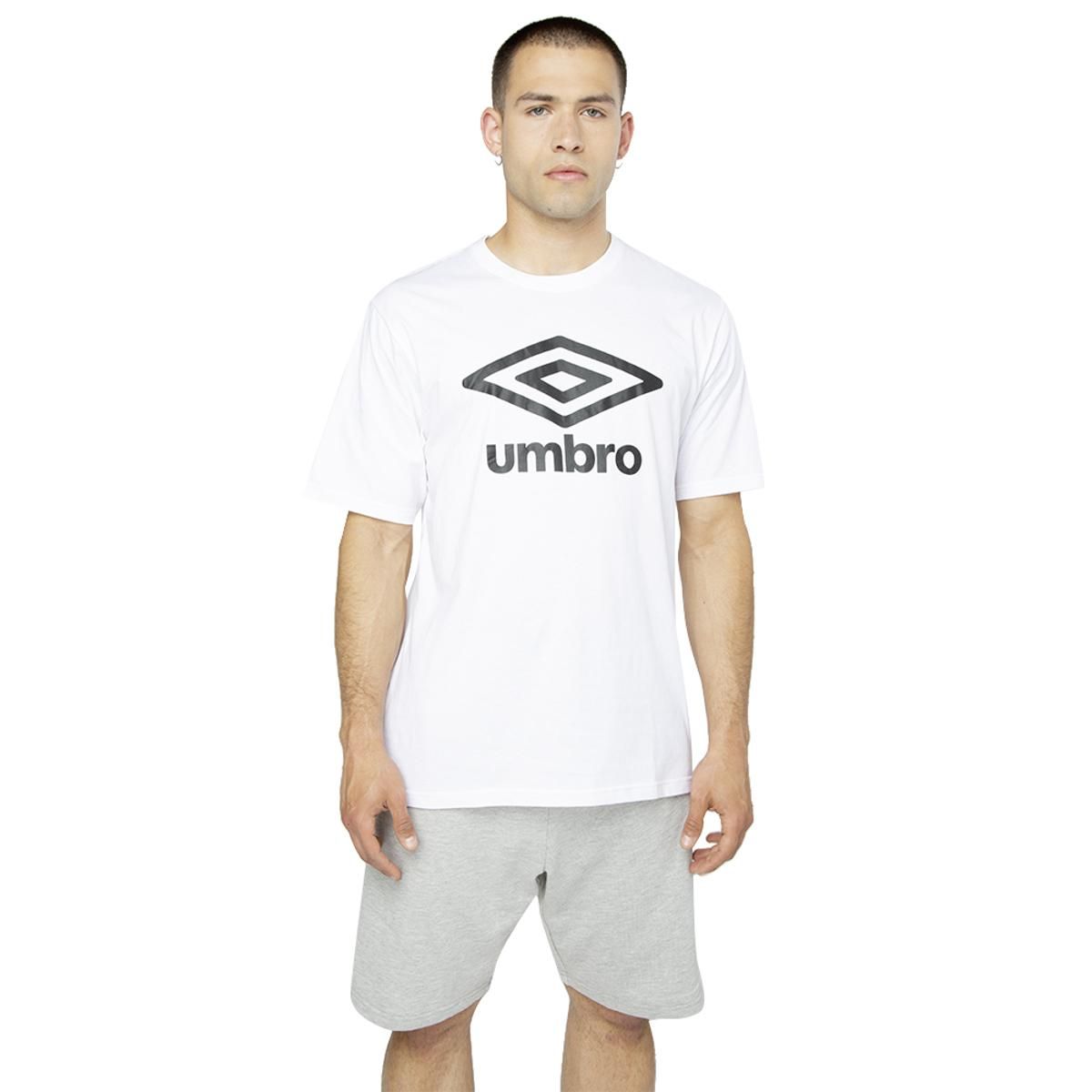 UMBRO - Polera Umbro Essentials Big Logo Hombre Blanco