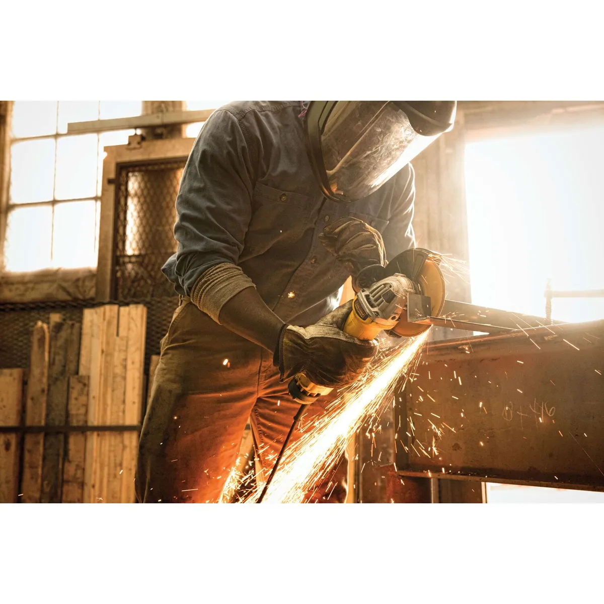 DEWALT - Esmeril Angular 1500w Hombre Muerto Dewalt Dwe4314n-b2 Color Amarillo