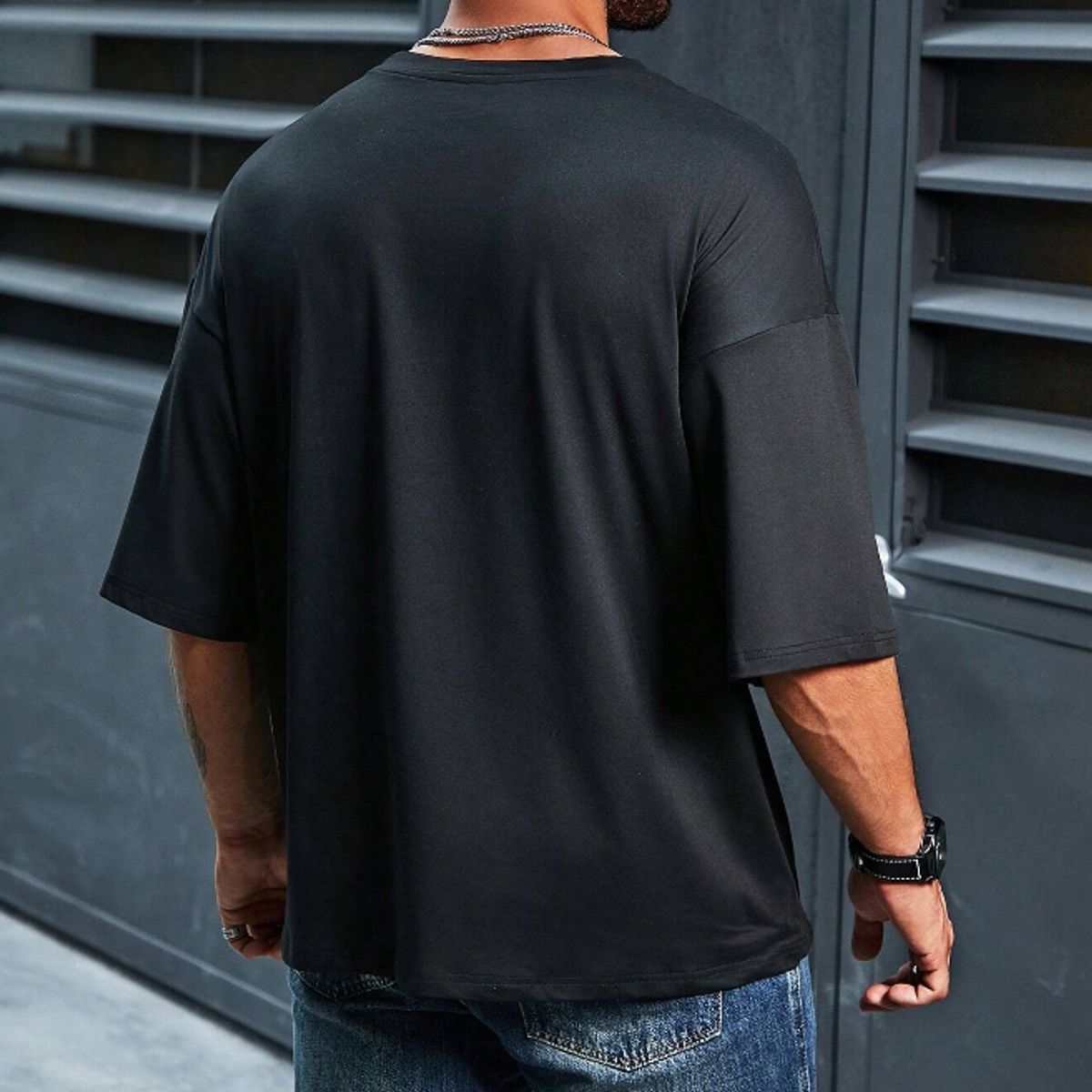 KIRAMA CLOTHING STORE - Polera Hombre Estampada León California  Negro