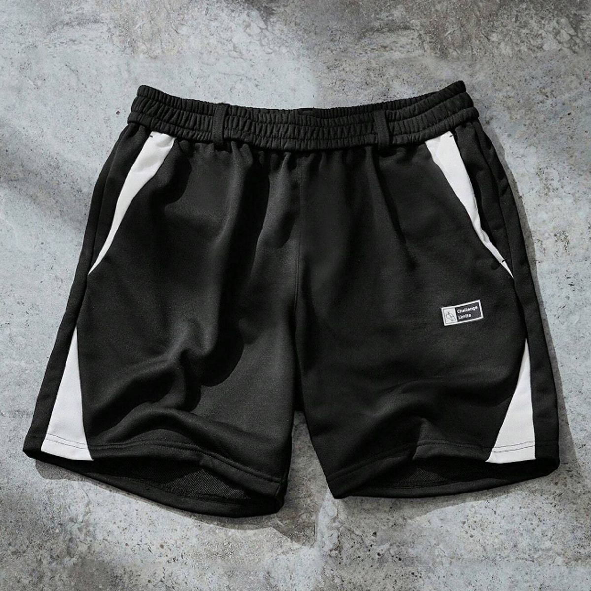 KIRAMA CLOTHING STORE - Short Deportivo Hombre Negro con Paneles Contrastantes