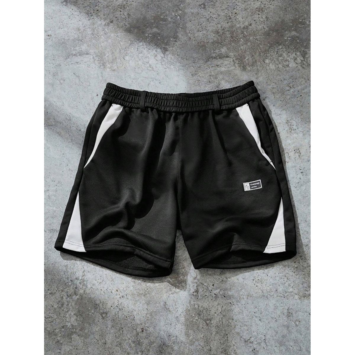 KIRAMA CLOTHING STORE - Short Deportivo Hombre Negro con Paneles Contrastantes