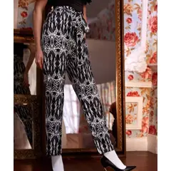 KIRAMA CLOTHING STORE - Pantalón Estampado Blanco y Negro con Cinturón Talle Alto
