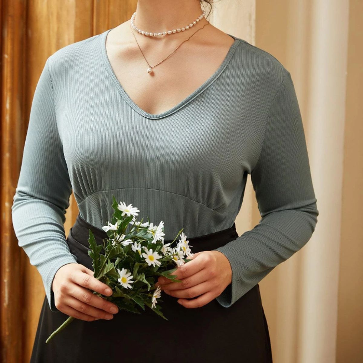 KIRAMA CLOTHING STORE - Camiseta Neblina Azul con Cuello en V  Manga Larga