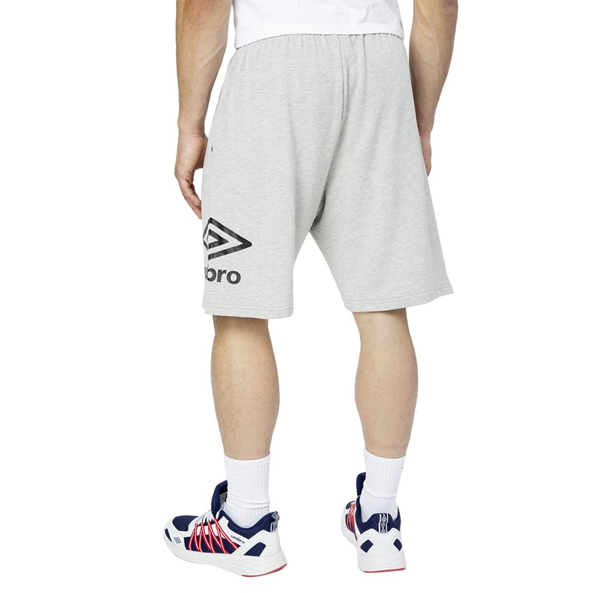 UMBRO - Short Umbro Essentials Big Logo Hombre Gris