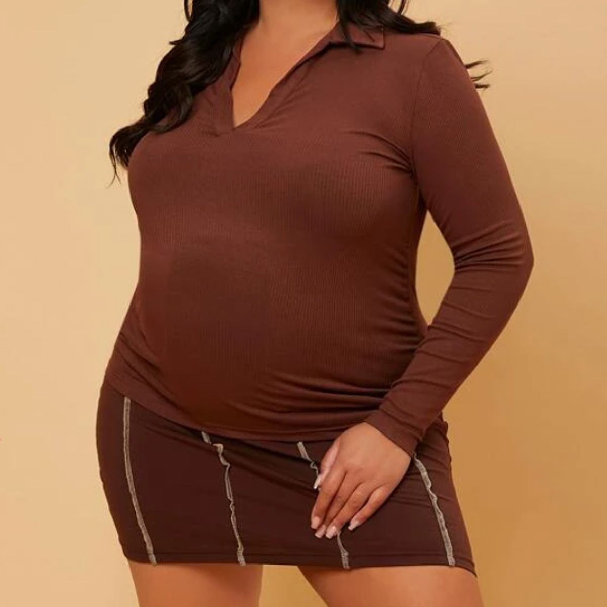 KIRAMA CLOTHING STORE - Camiseta Marrón Chocolate Canalé Talle Grande