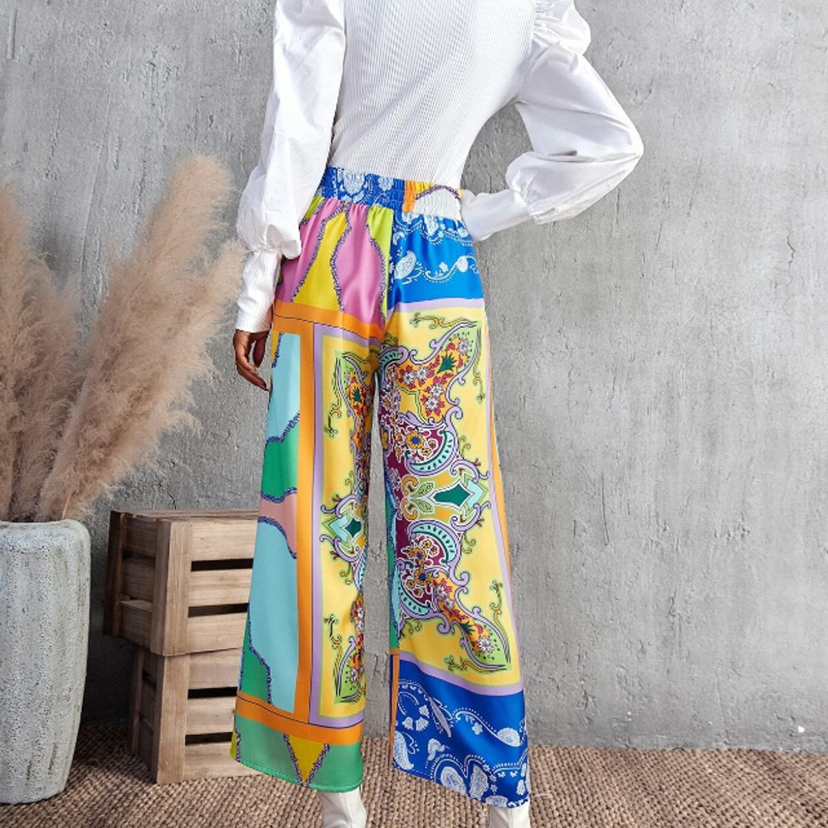 KIRAMA CLOTHING STORE - Pantalón Bohemio Multicolor de Pierna Ancha con Estampado Patchwork