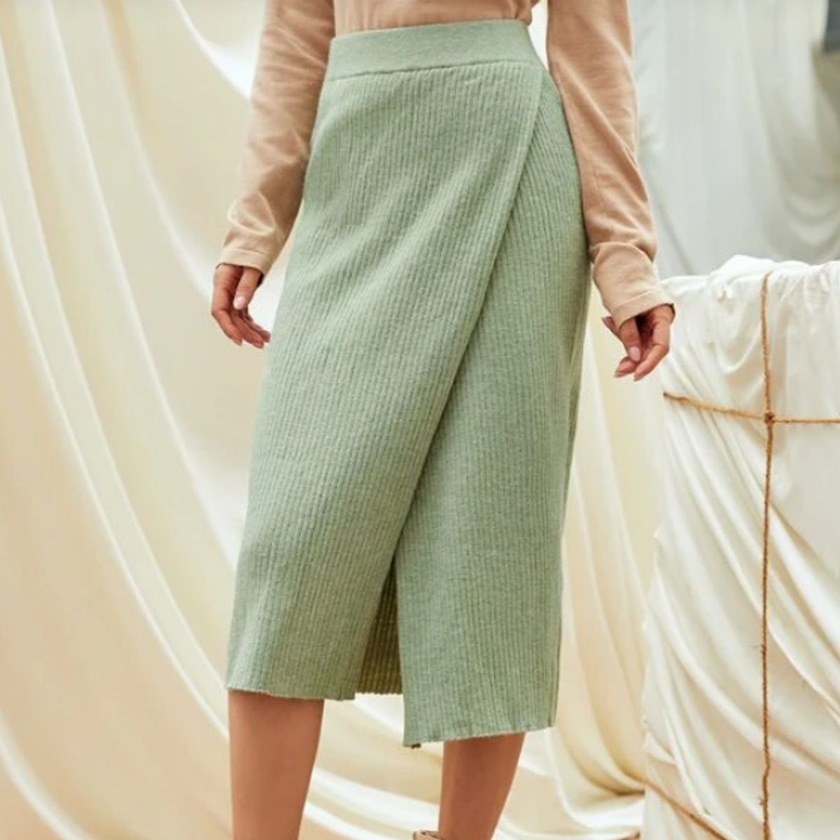 KIRAMA CLOTHING STORE - Falda Midi Envolvente Verde Menta Elegante