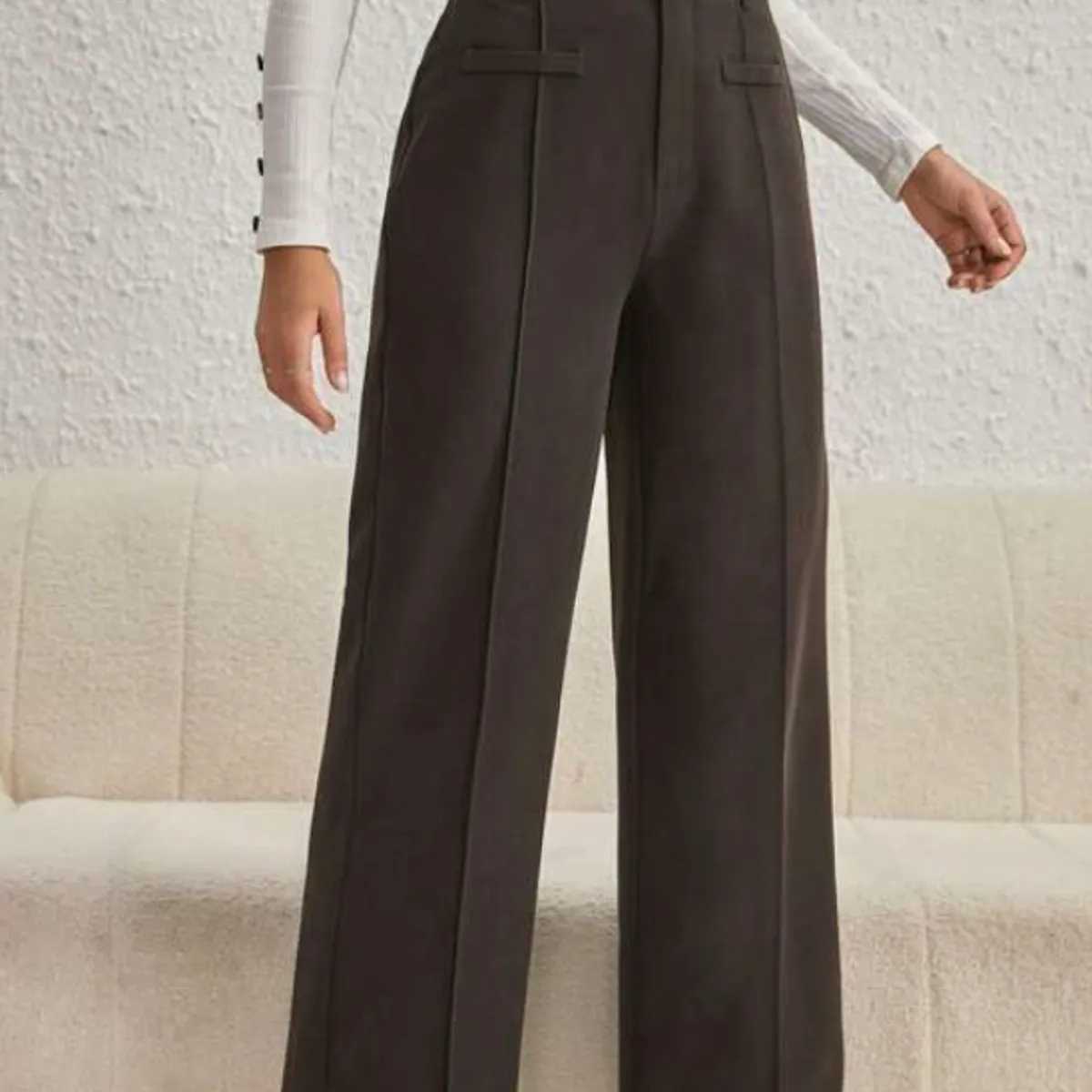 KIRAMA CLOTHING STORE - Pantalón Negro de Pierna Recta Elegante