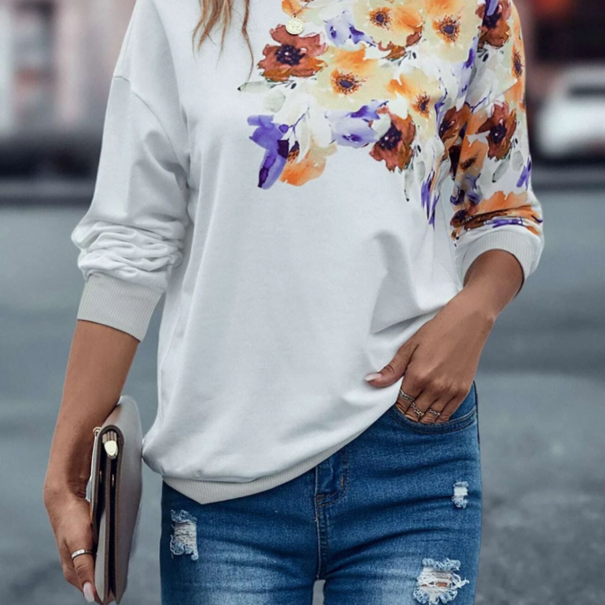 KIRAMA CLOTHING STORE - Polerón Blanco Floral Casual de Manga Larga