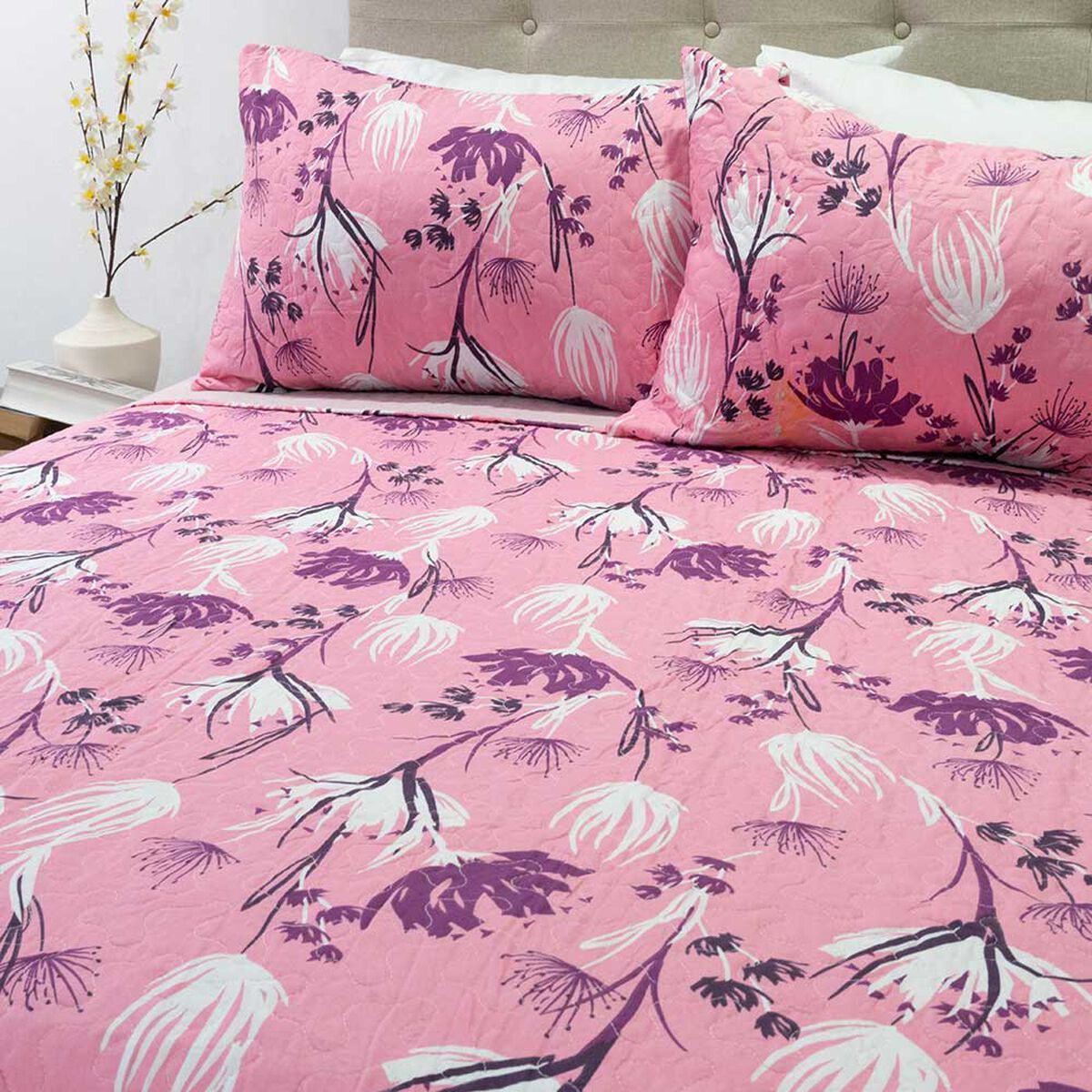 DORAL - CUBRECAMA QUILT STITCHY ESTAMPADO FLOR ROSA DORAL 2 PLAZAS