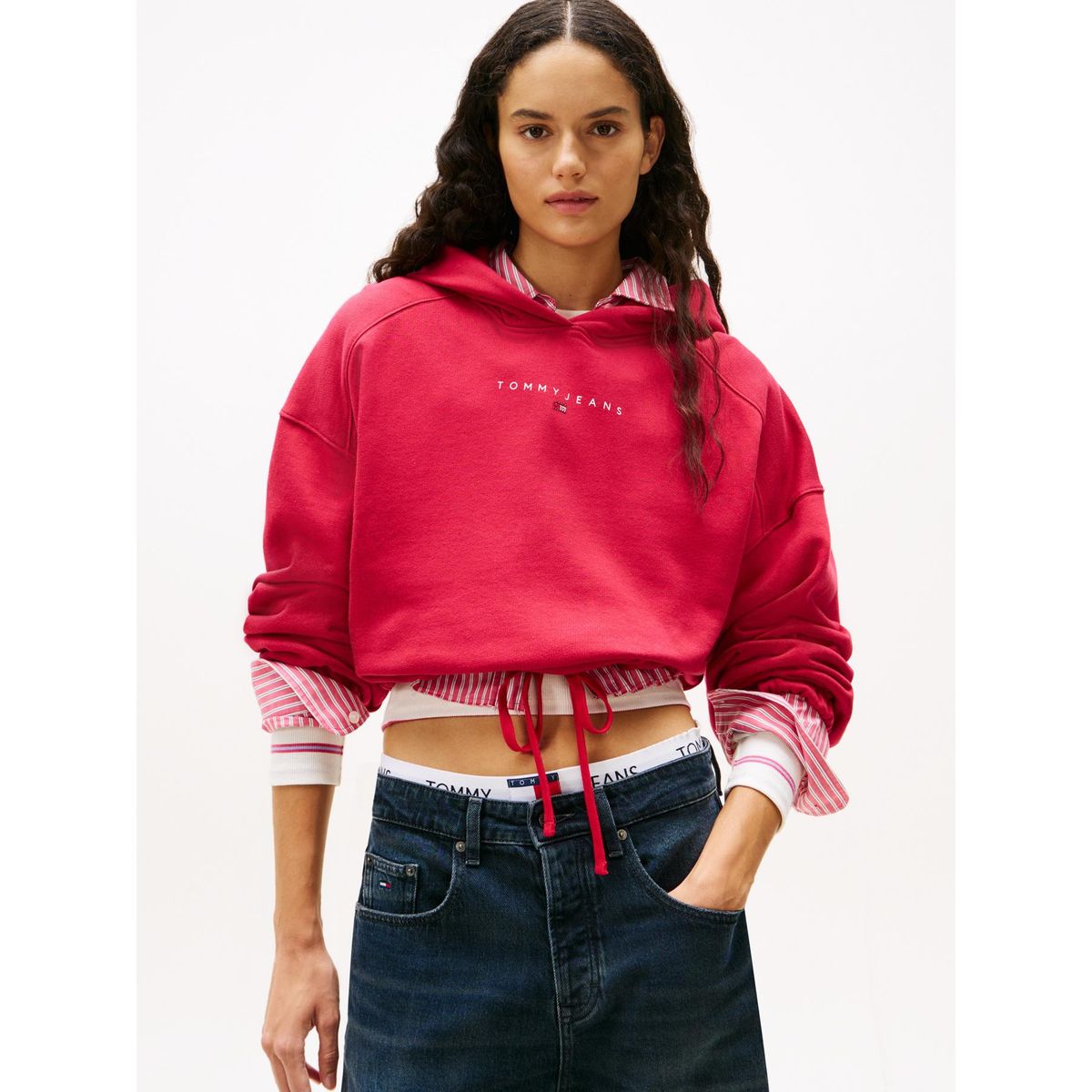 TOMMY HILFIGER - Polerón Hoodie Cropped Rojo Tommy Jeans
