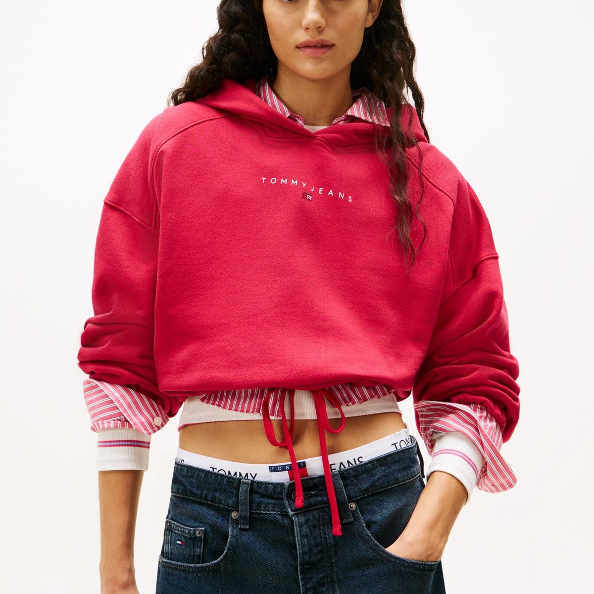 TOMMY HILFIGER - Polerón Hoodie Cropped Rojo Tommy Jeans