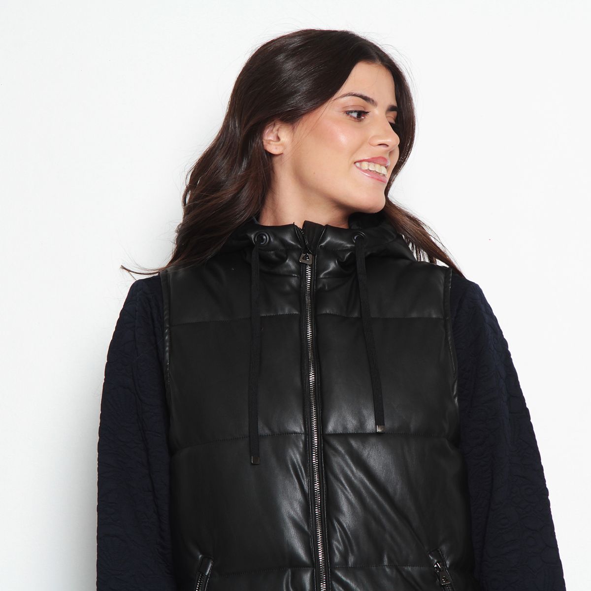 WADOS - PARKA ECOCUERO SIN MANGA CON CIERRE EN DELANTERO Y BOLSILLOS