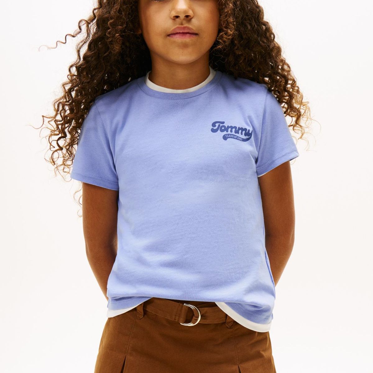 TOMMY HILFIGER - Polera Varsity Con Logo Celeste Tommy Hilfiger