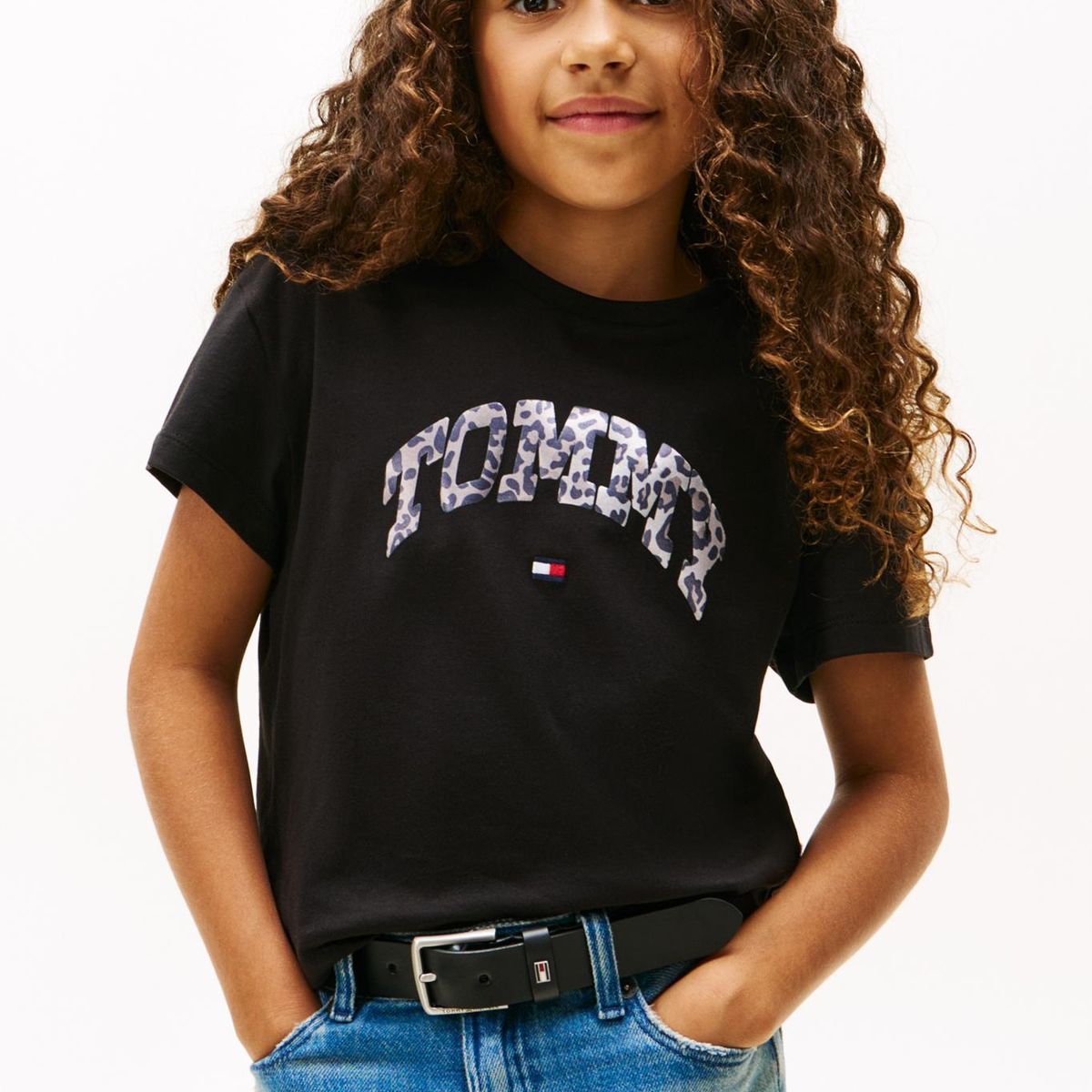 TOMMY HILFIGER - Polera Varsity Con Logo Negro Tommy Hilfiger