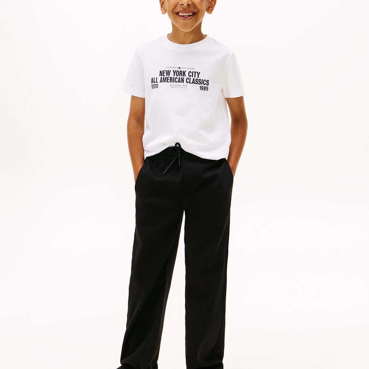 TOMMY HILFIGER - Polera Con Logo Gráfico Nyc Blanco Tommy Hilfiger