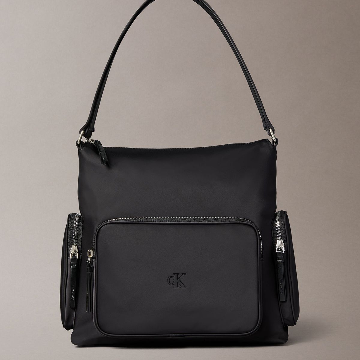 CALVIN KLEIN - Cartera De Mano De Nailon De Satén Suave Negro Calvin Klein
