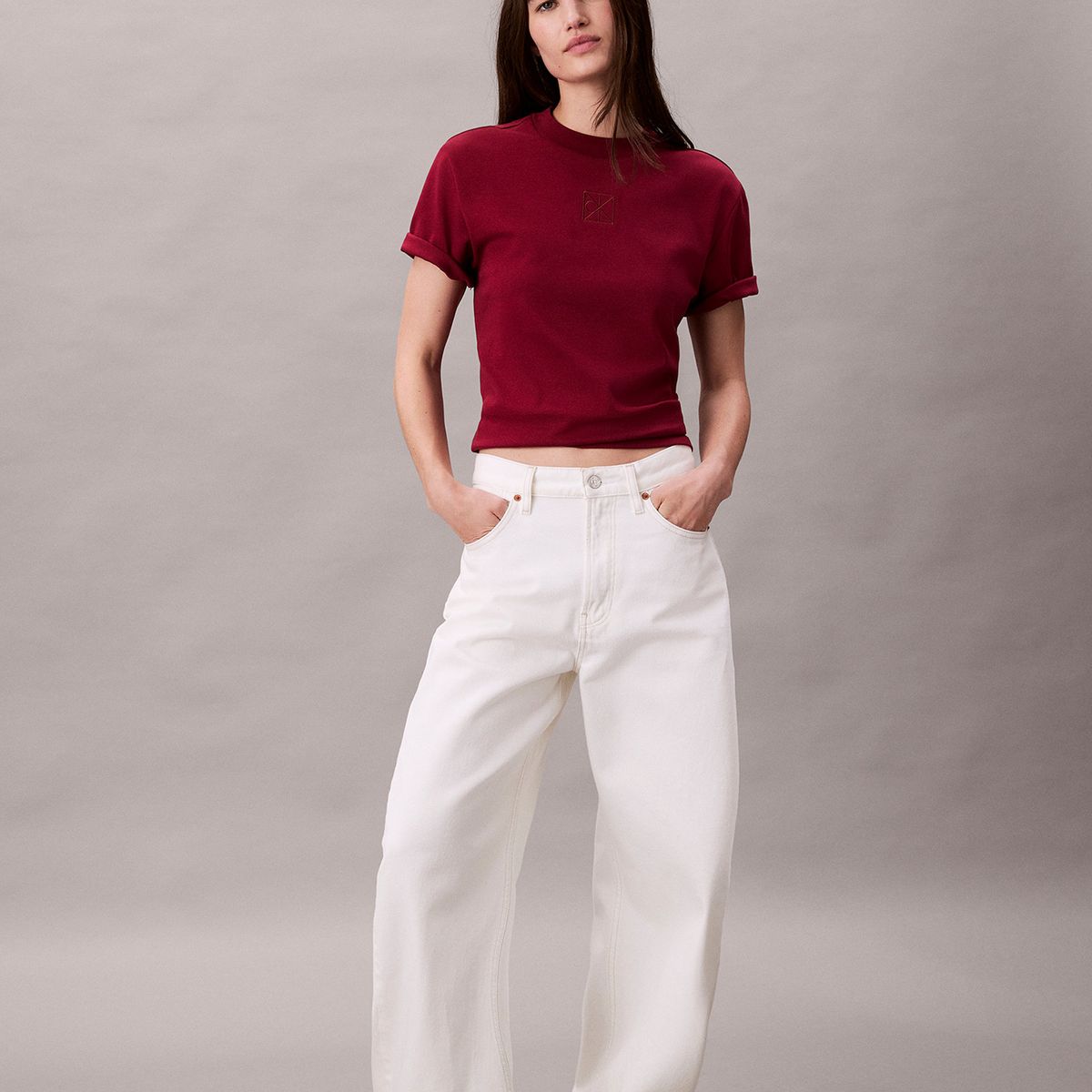 CALVIN KLEIN - Polera Interlock Con Emblema CK Rojo Calvin Klein