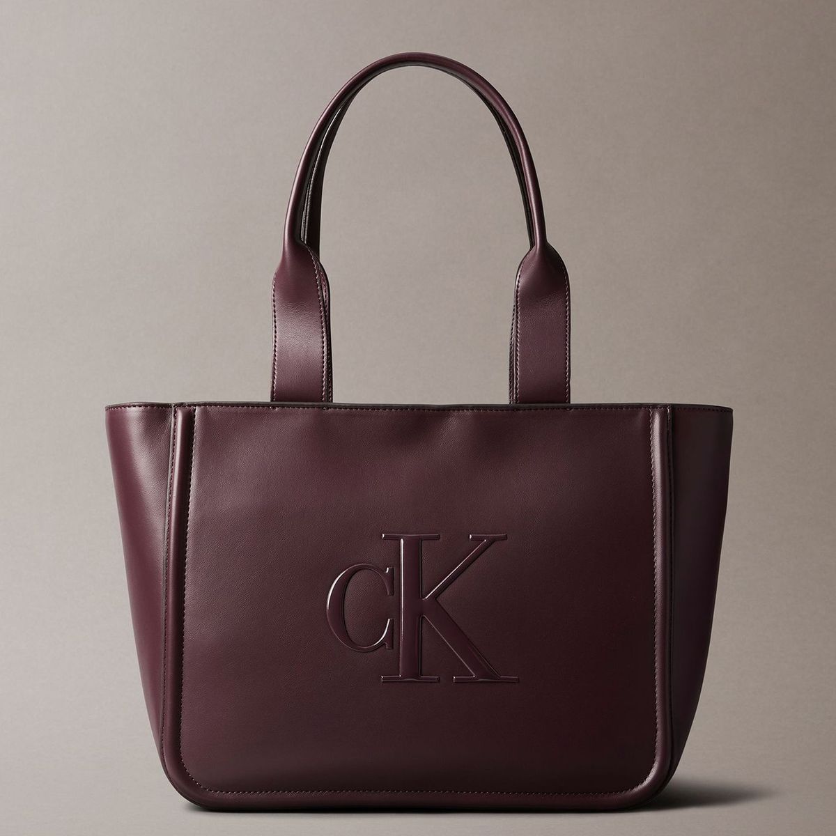 CALVIN KLEIN - Cartera Tote Con Monograma Grabado Café Calvin Klein