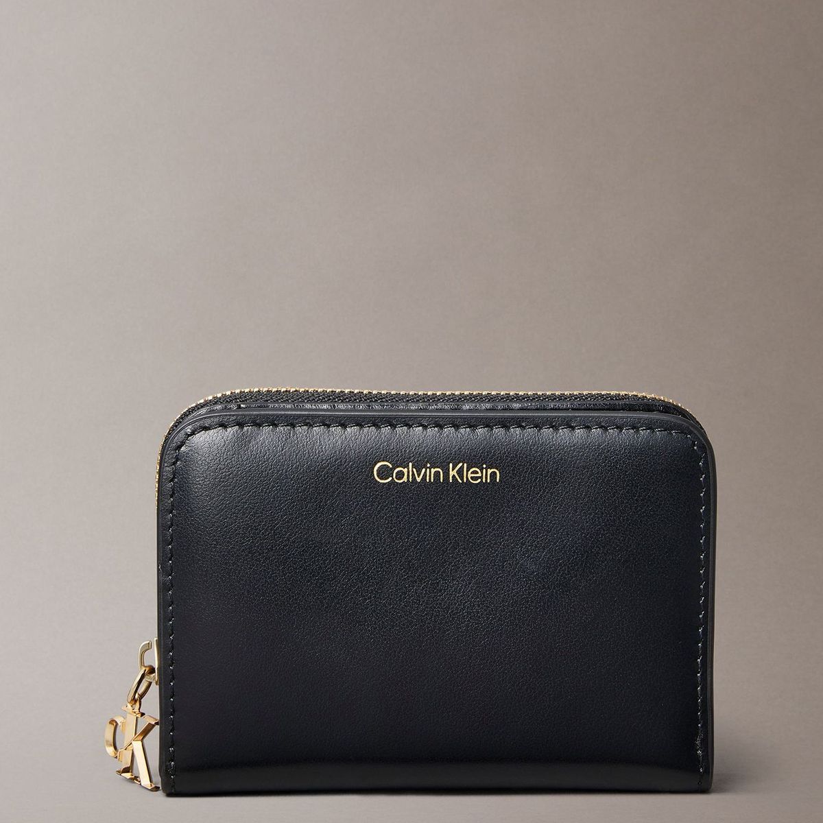 CALVIN KLEIN - Billetera Mediana de Cuero Negro Calvin Klein