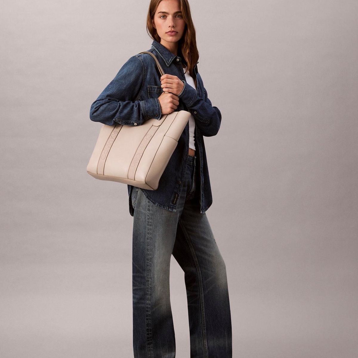 CALVIN KLEIN - Cartera Tote Para Portátil Con Logo En Jacquard Beige Calvin Klein