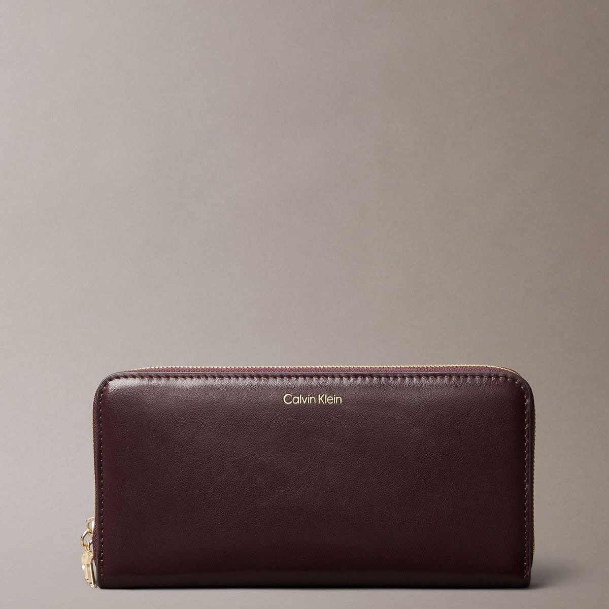 CALVIN KLEIN - Billetera Grande de Cuero Café Calvin Klein