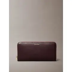 CALVIN KLEIN - Billetera Grande de Cuero Café