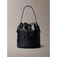 CALVIN KLEIN - Cartera Bucket Con Logo Monograma Grabado Negro