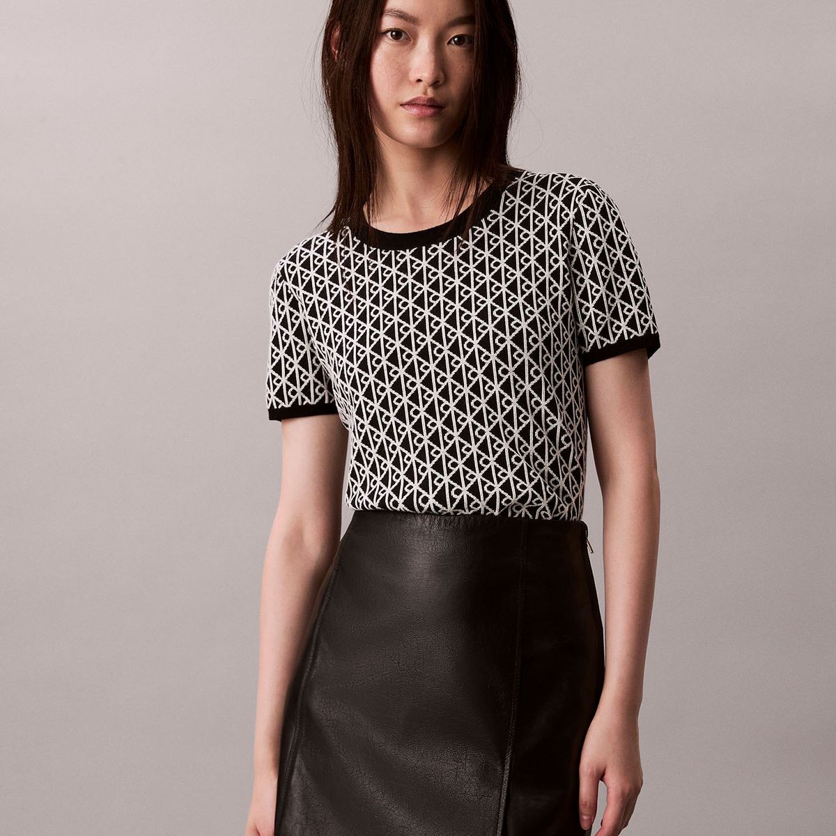 CALVIN KLEIN - Blusa Monograma CK Negro Calvin Klein