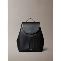 CALVIN KLEIN - Mochila Con Solapa Y Cierre Con Cordón Negro