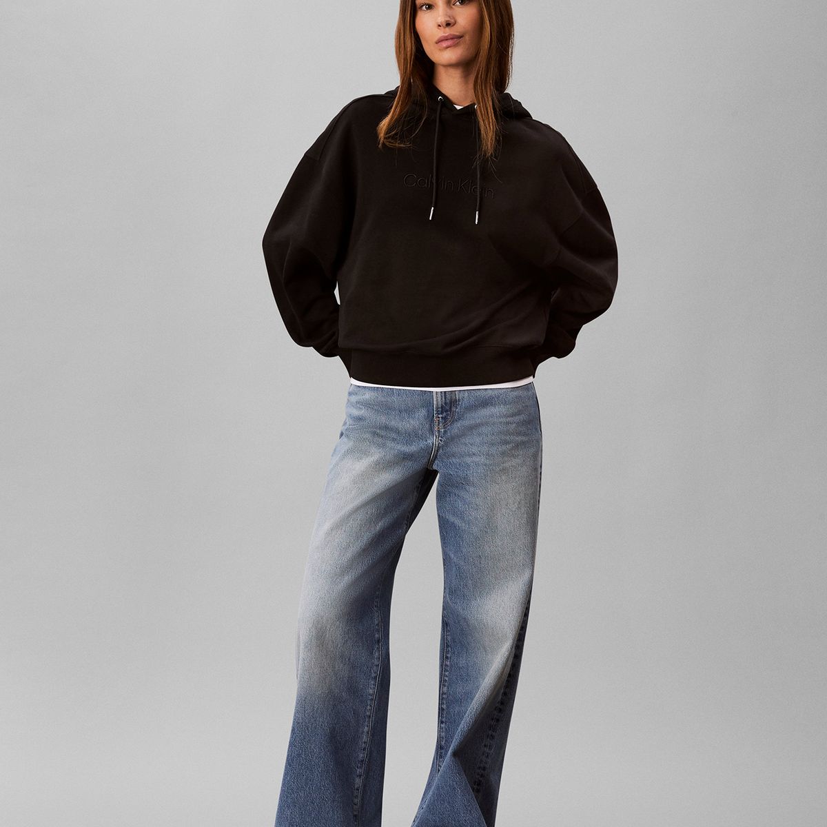 CALVIN KLEIN - Polerón Con Gorro Y Logo Bordado Negro Calvin Klein