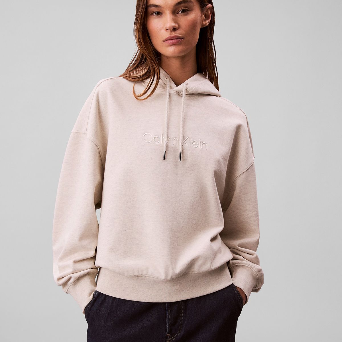 CALVIN KLEIN - Polerón Con Gorro Y Logo Bordado Blanco Calvin Klein