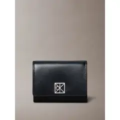 CALVIN KLEIN - Billetera de Plegado Triple de Cuero Negro