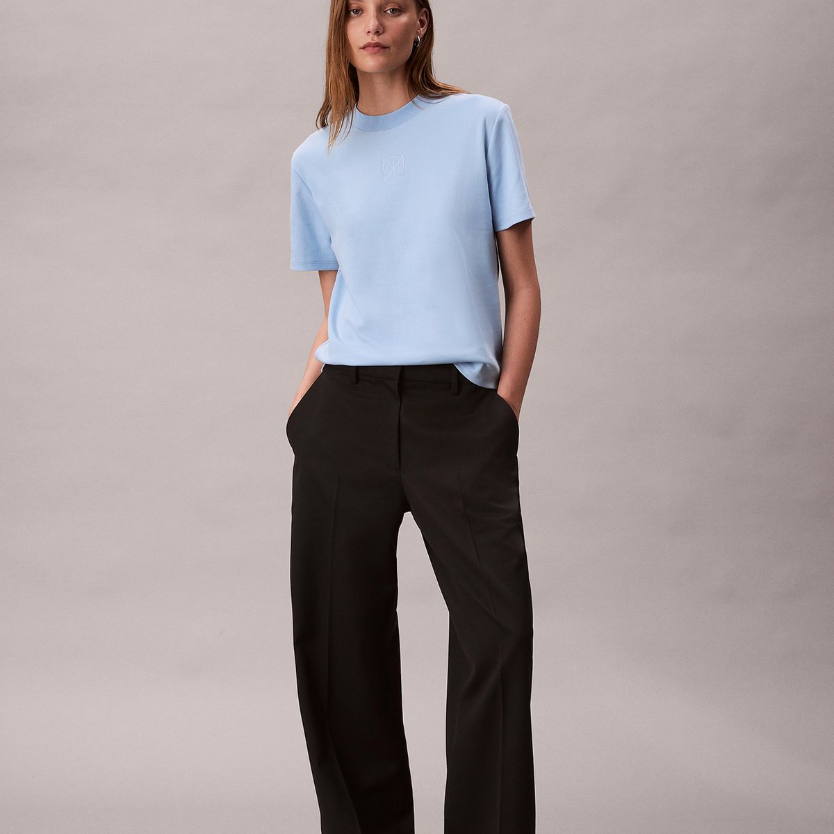 CALVIN KLEIN - Polera Interlock Con Emblema CK Azul Calvin Klein