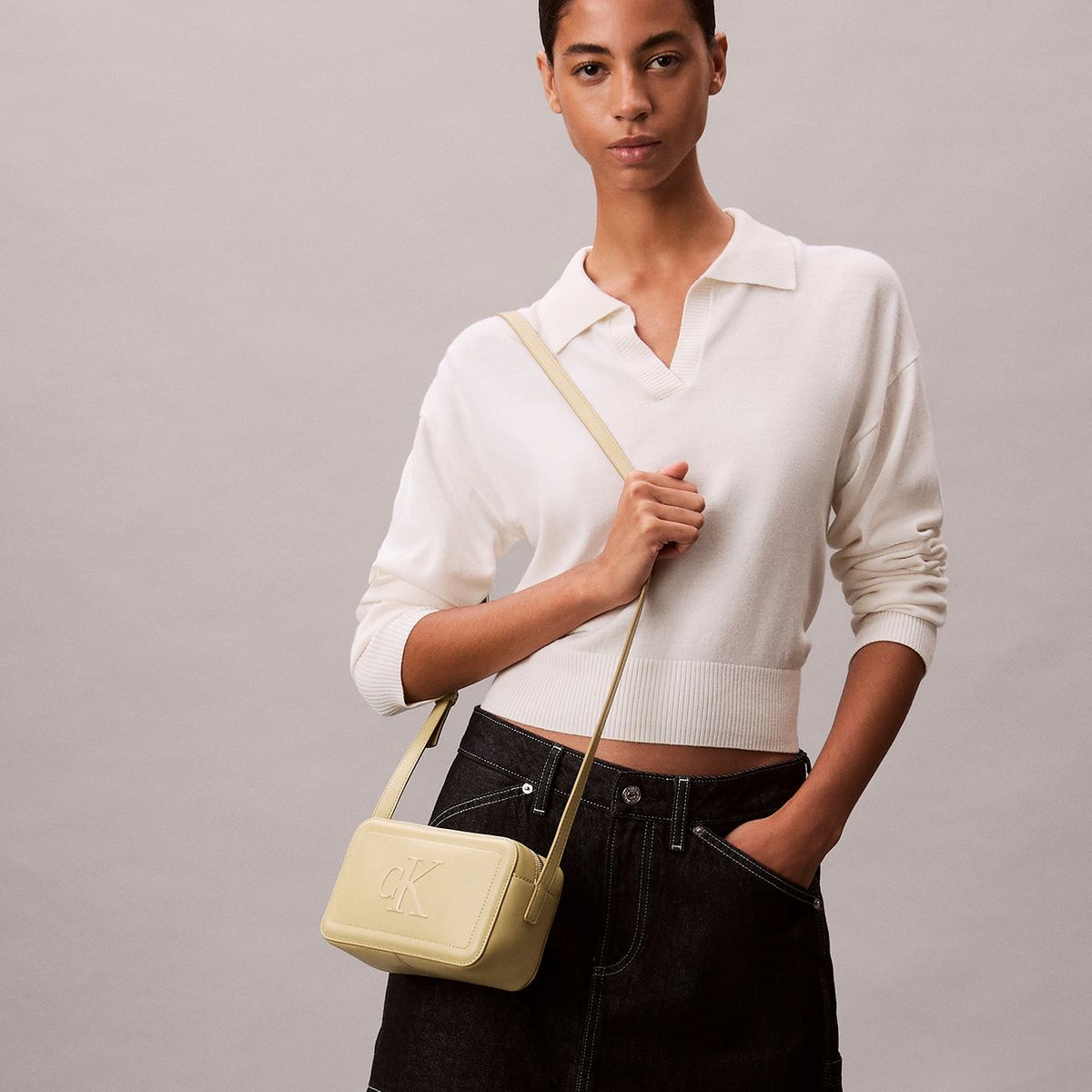 CALVIN KLEIN - Bandolera Con Logo Monograma Grabado Verde Calvin Klein