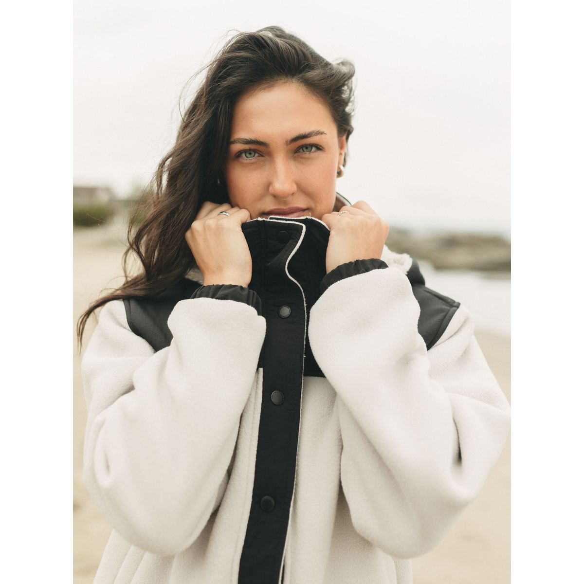 MAUI AND SONS - Poleron Polar Fog Beige Mujer Maui And Sons