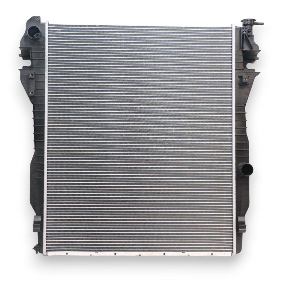 GENERICO - Radiador Dodge Ram 2500 – 3500 – 4500 – 5500 2010 al 2012 Diesel