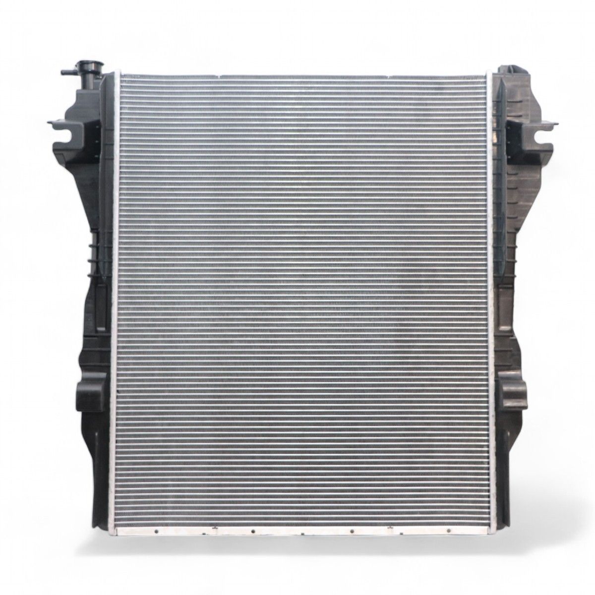 GENERICO - Radiador Dodge Ram 2500 – 3500 – 4500 – 5500 2010 al 2012 Diesel